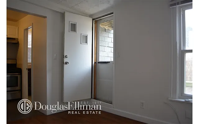 Rented by Douglas Elliman | media 15