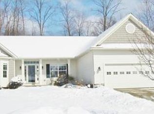 426 S Ridgecliff St, Tallmadge, OH 44278