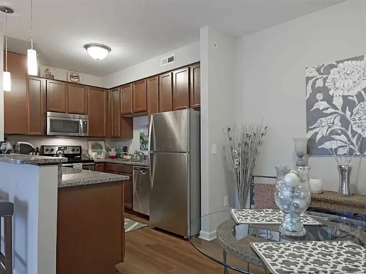 North Point Apartments — Photo 7