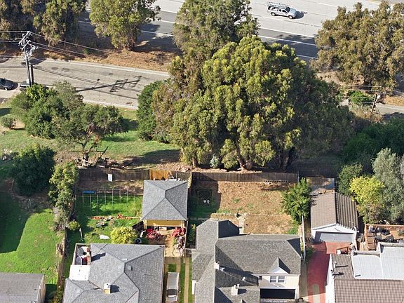 4th image of 9680 Mountain Blvd