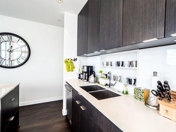 5th image of 111 E 1st Ave #1801
