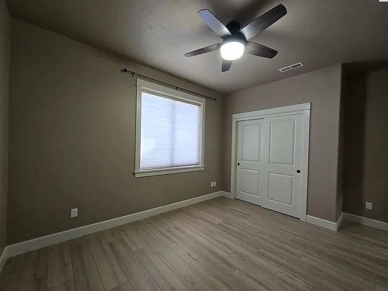 2914 Karlee Dr — Photo 32
