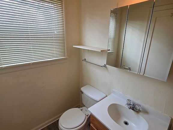5th image of 482 E 16th Ave APT 4