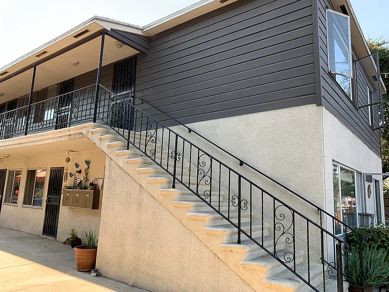 128 N Avenue 56 #4 — Photo 2