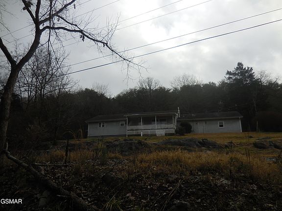2nd image of 1982 Sockless Rd