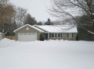 5548 Van Atta Rd, Haslett, MI 48840