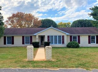 110 Leslie Ave, Horse Cave, KY 42749