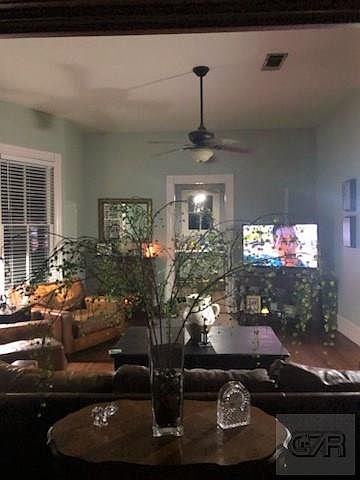 1st image of 1610 Moody