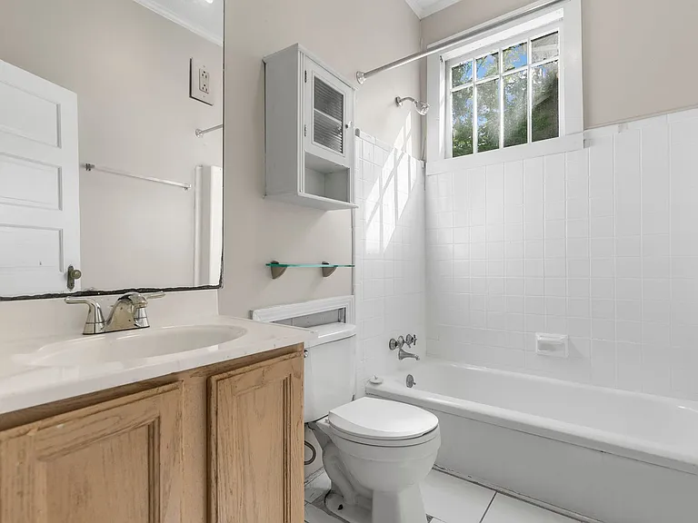 Laurelton Oaks — Photo 14