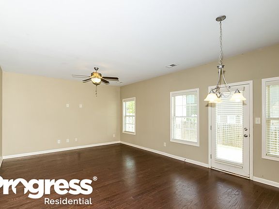 3rd image of 3 Abington Ln