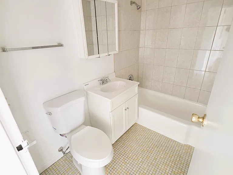6821 N Sheridan Road — Photo 13