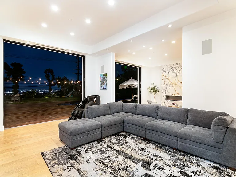 16341 Sloan Dr — Photo 18
