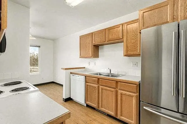 Glenmoor Townhomes — Photo 14