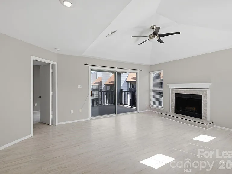 18841 Vineyard Point Ln — Photo 4