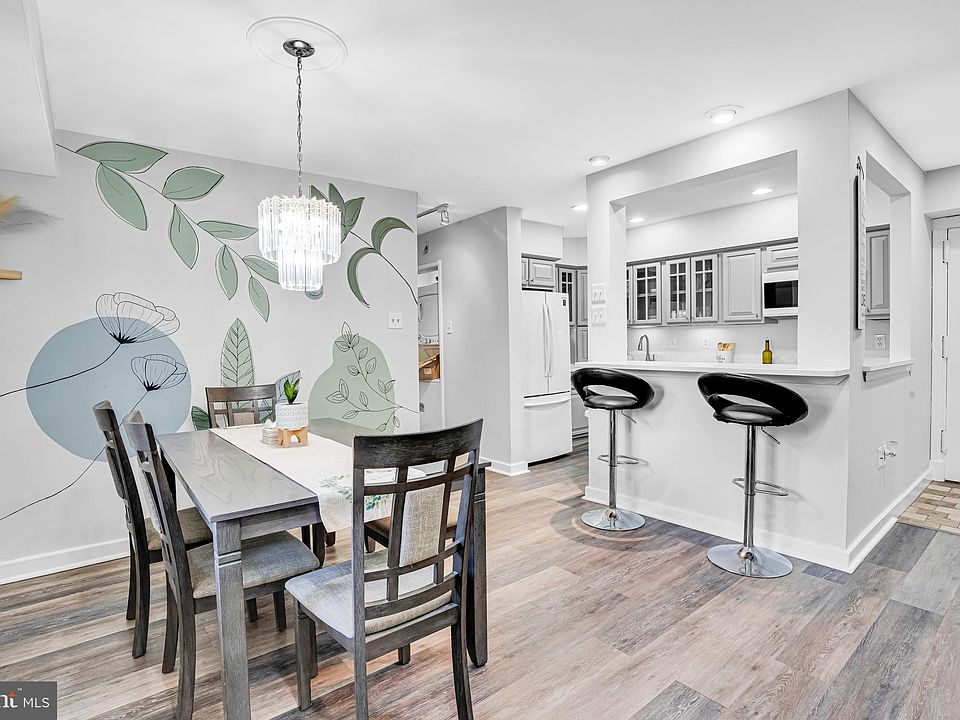 1st image of 205 Victor Pkwy #205B
