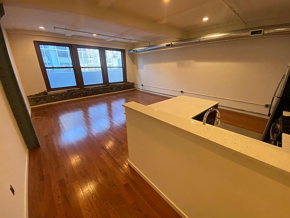 4th image of 218 Market St #308
