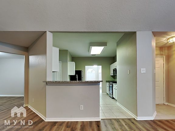4th image of 15403 Hickory Dale St