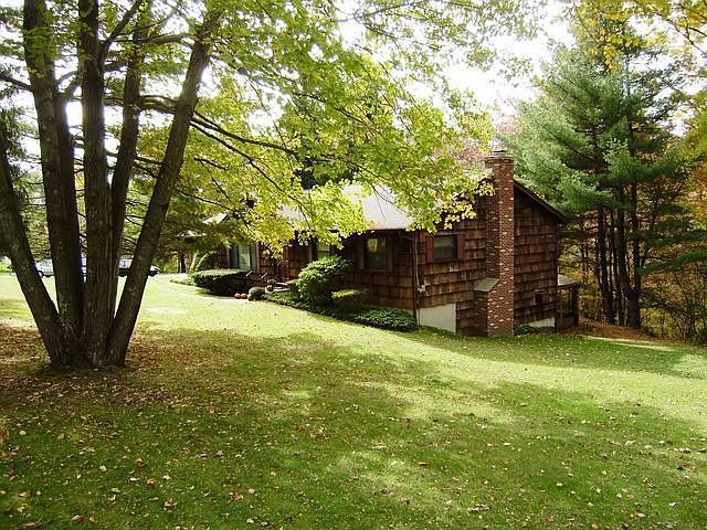 2nd image of 31 Indian Hill Rd