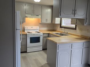 1011 Hillcrest Hts, Green Bay, WI 54313