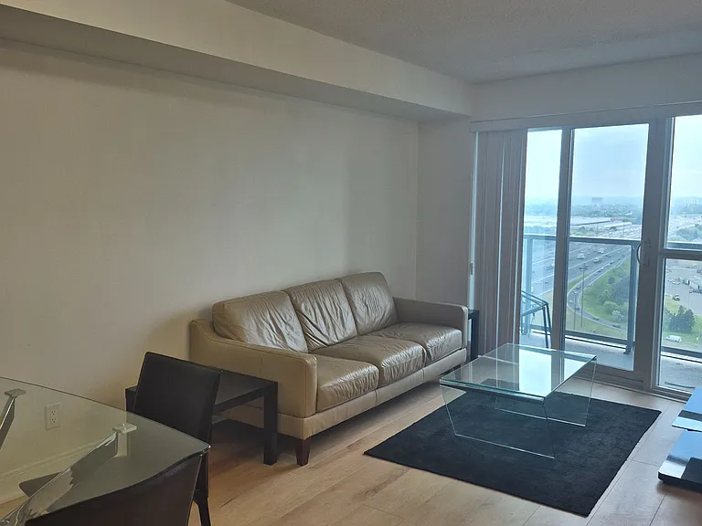 125 Village Green Sq #2708 — Photo 6