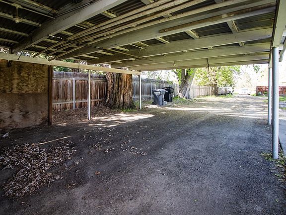 5th image of 836 Bryant Ave
