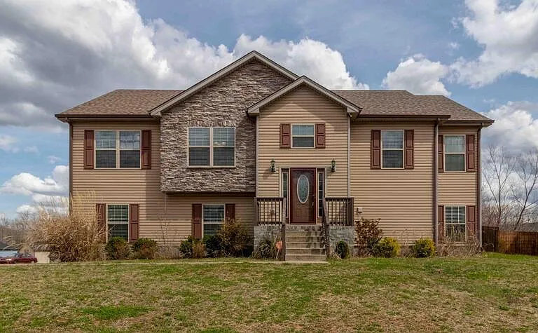 1063 Freedom Dr — Photo 1