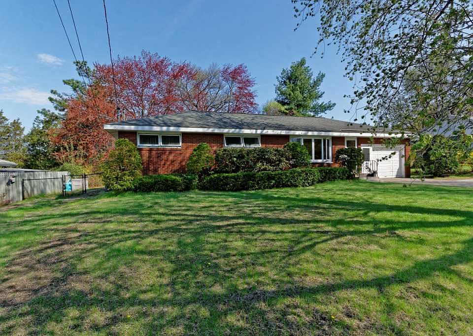 1st image of 14 James Dr