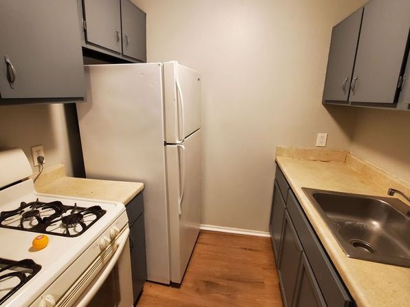 1305-1345 W Locust St #2866-2868