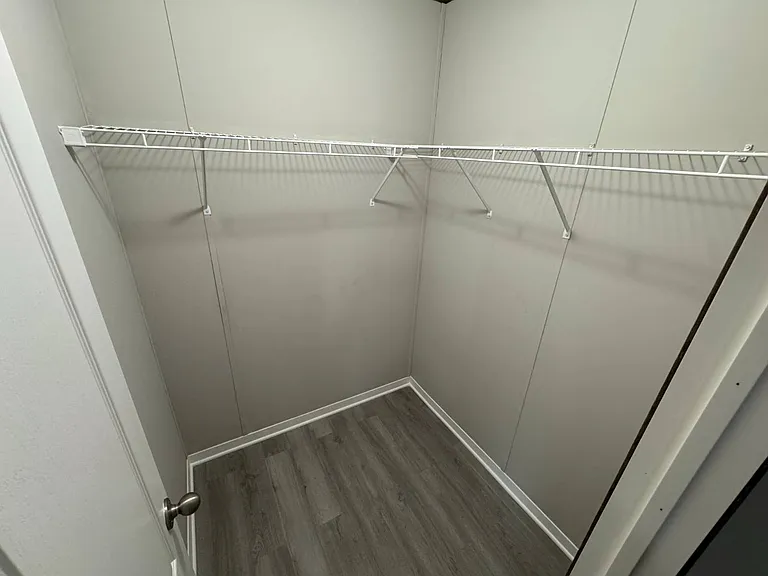 231 Bristol Dr — Photo 13