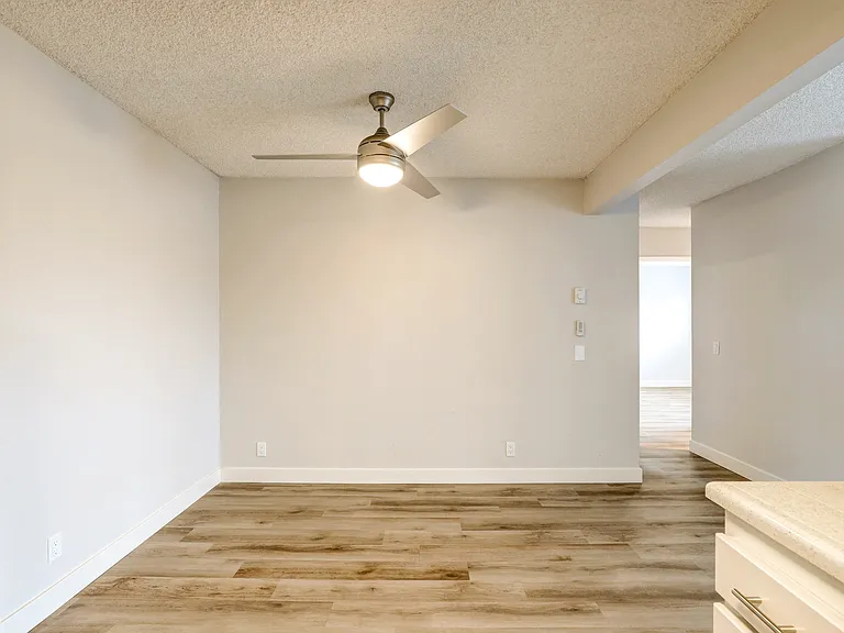 1575 Oak Apartment Homes — Photo 31