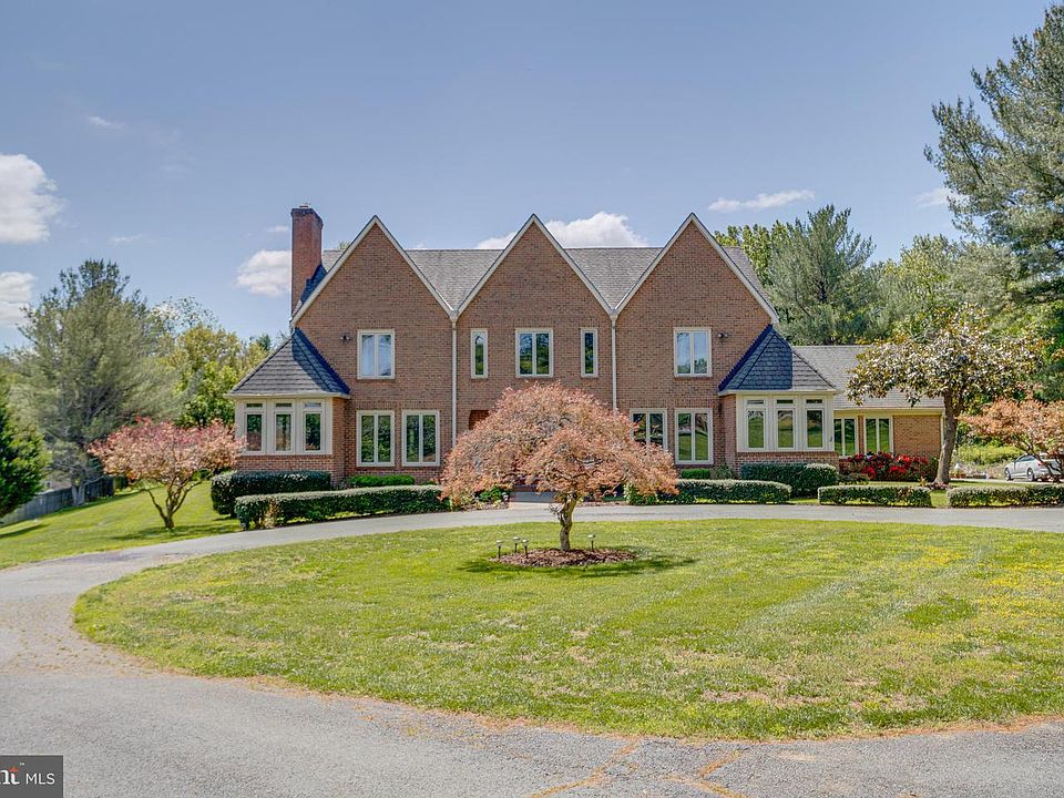 1st image of 30 Piney Meetinghouse Ct