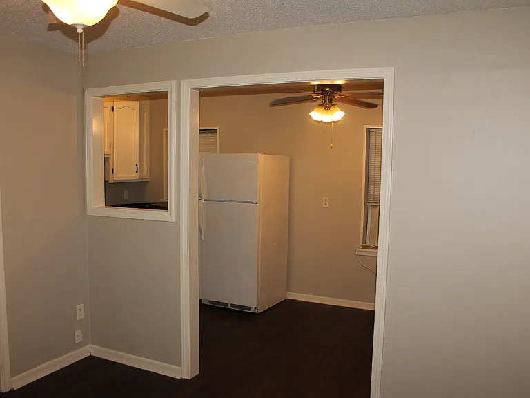 2305A Hillwood Dr S — Photo 3