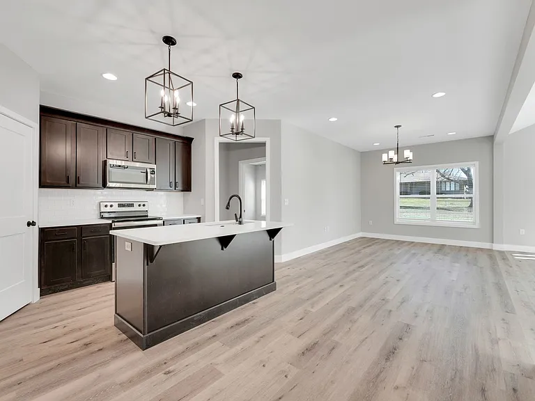 3700 E Cherry St — Photo 50