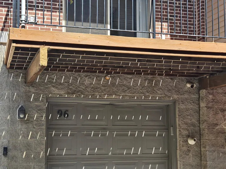 96 Adelaide St — Photo 2