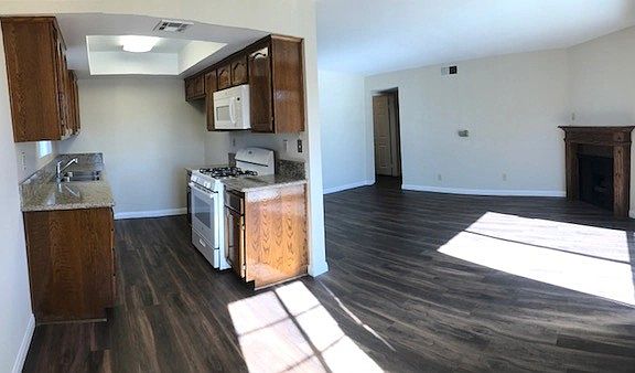 3rd image of 449 E Providencia Ave #A