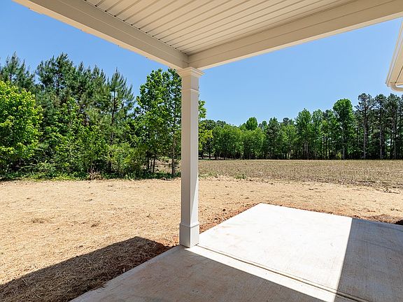 4th image of 7 Heartland Meadows Dr