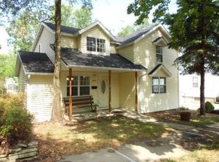 918 Lake Ct, Madison, WI 53715