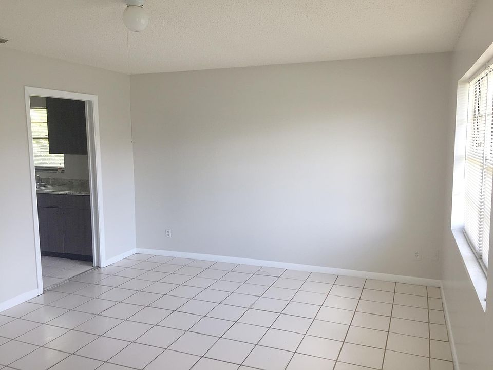 1st image of 4698 Summit Blvd