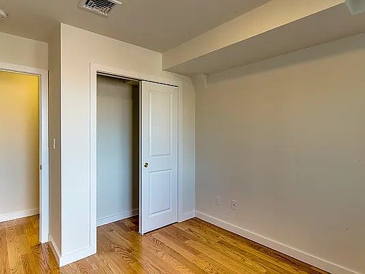 5th image of 2822 Astoria Blvd #2A