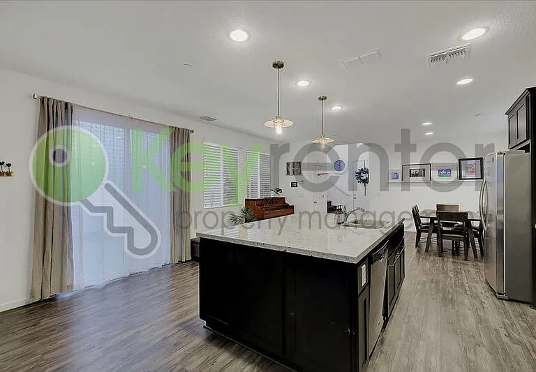 1374 Larkspur Dr — Photo 9