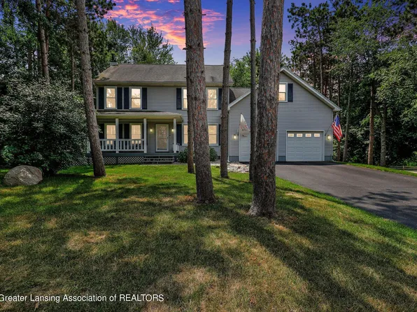 13136 White Pine Dr, Dewitt, MI 48820