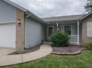 520 Copper Bend Rd, Maryville, IL 62062