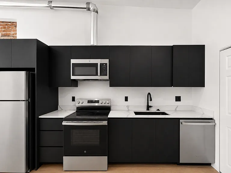 9301 Oakland Ave — Photo 33