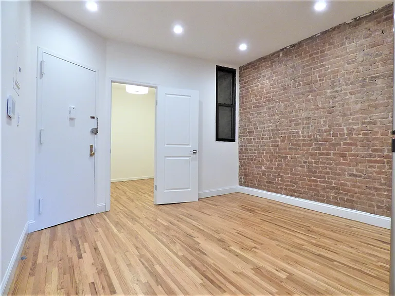 526 E 85th St #5C — Photo 4