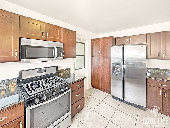 5th image of 4959 Chateau Dr