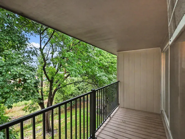 4201 Lakeside Ave N APT 307, Brooklyn Center, MN 55429