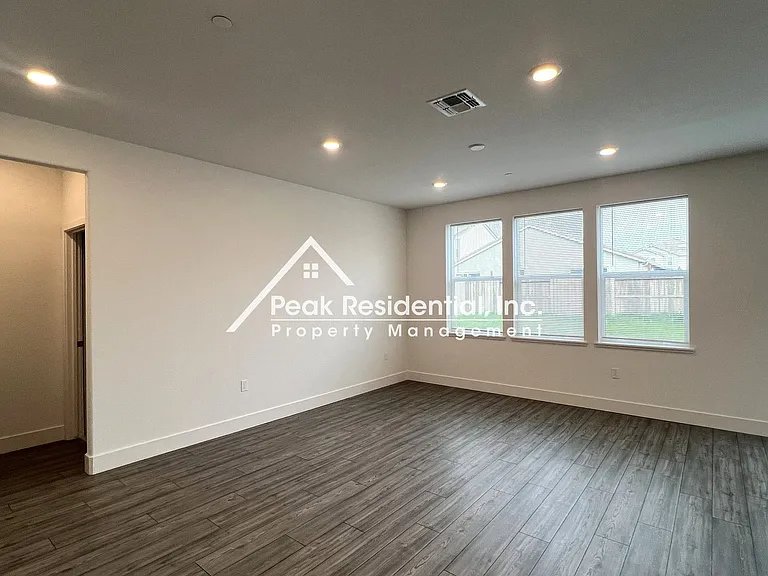 8349 Kyler Rd — Photo 7