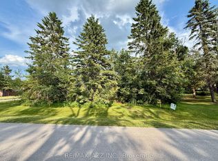 90/92 Pinewood Blvd, Kawartha Lakes, ON K0M2T0