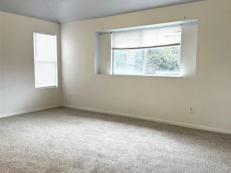 5615 Darby Square Trl — Photo 6