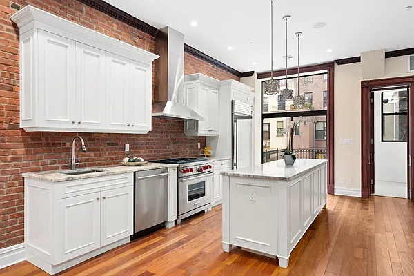 Rented by Corcoran | media 25